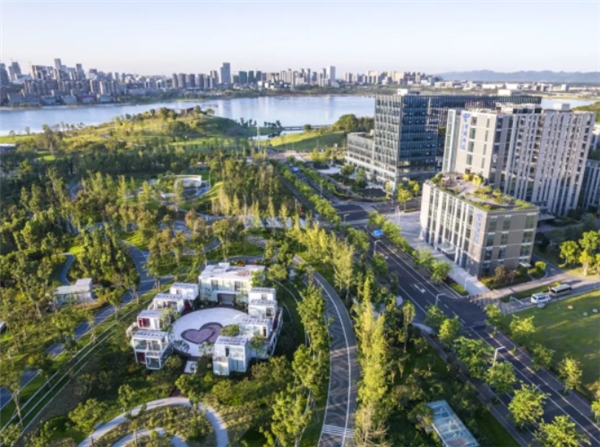 三场城市运动 ，唤醒卓越成都最Young的态度