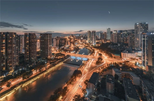 三场城市运动 ，唤醒卓越成都最Young的态度