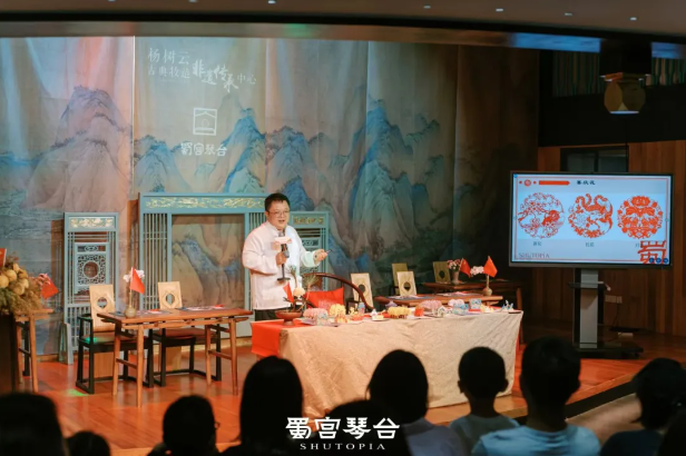 1728356663934146.png “国风文化科普体验及宣传活动”第十一场科普体验《纸艺绘心·刻影华夏》雅集于蜀宫琴台圆满举办