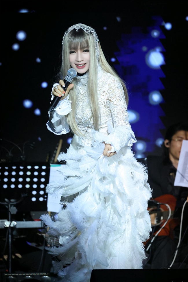 锺洁希美国夺大奖喜极而泣  乐喊：跨越文化语言