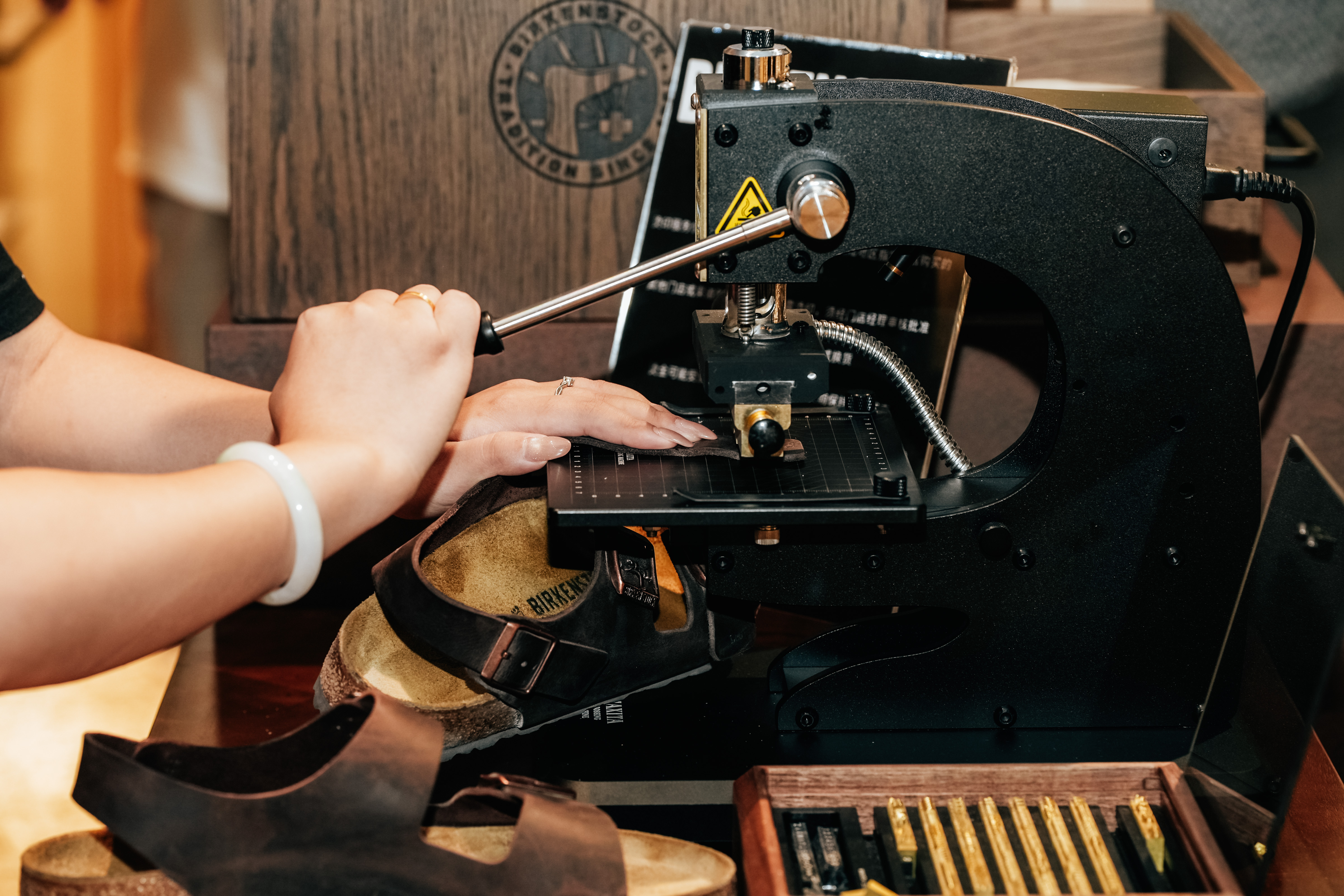 自然行走,山城相赴: BIRKENSTOCK(勃肯)重庆北城天街限时空间如约抵达